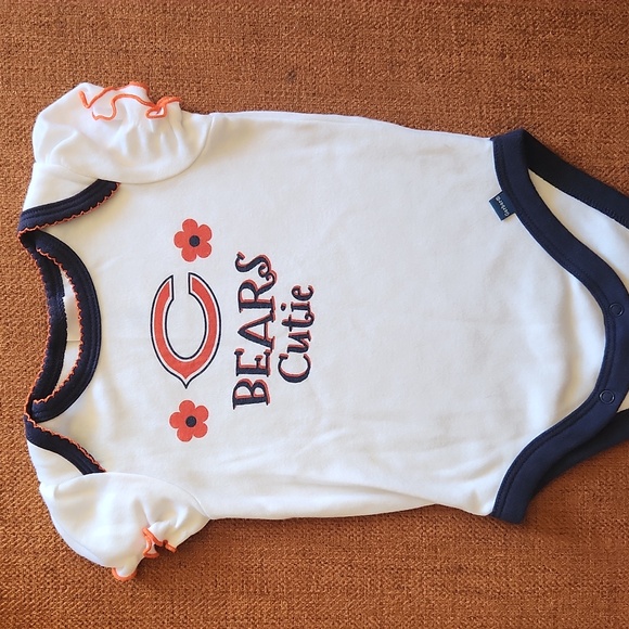 Chicago Bears girls onsies - Picture 4 of 5